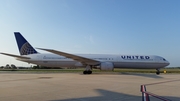 United Airlines Boeing 767-424(ER) (N67052) at  Orlando - International (McCoy), United States