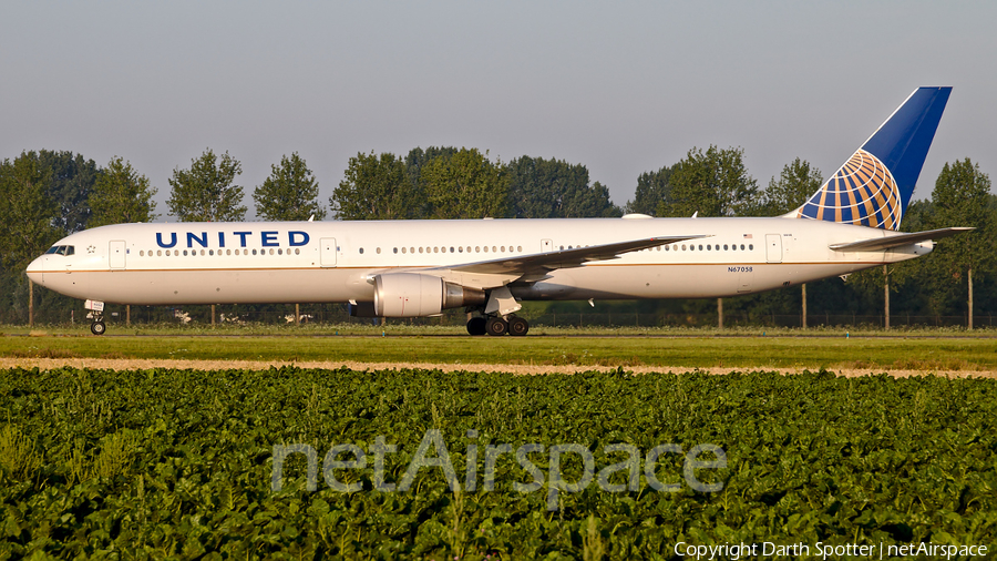 United Airlines Boeing 767-424(ER) (N67058) | Photo 375512