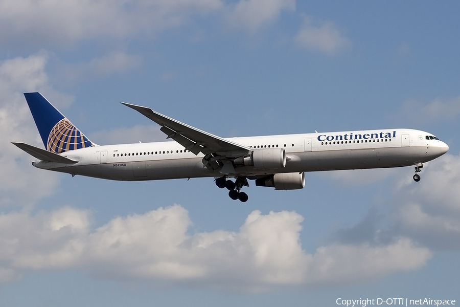 Continental Airlines Boeing 767-424(ER) (N67058) | Photo 177388