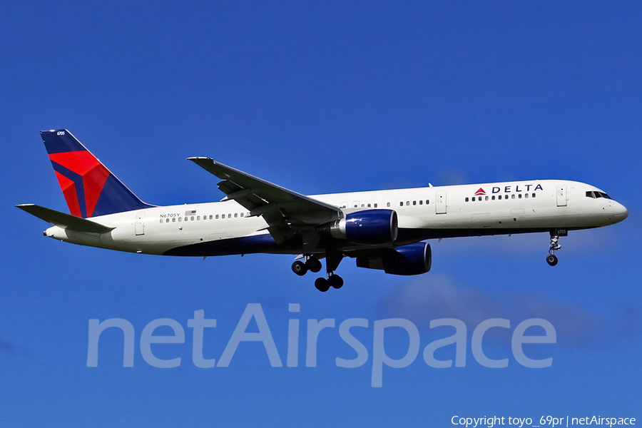 Delta Air Lines Boeing 757-232 (N6705Y) | Photo 68179