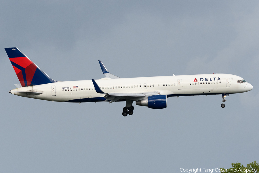Delta Air Lines Boeing 757-232 (N6706Q) | Photo 540625