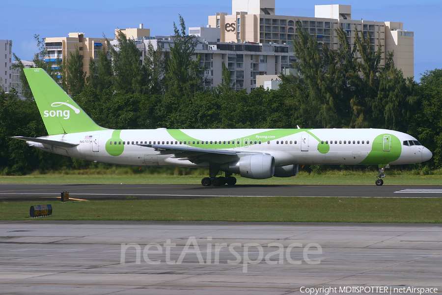 Song Boeing 757-232 (N6707A) | Photo 306891