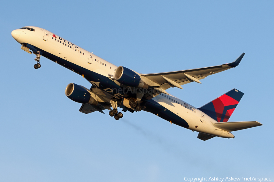 Delta Air Lines Boeing 757-232 (N6709) | Photo 164523