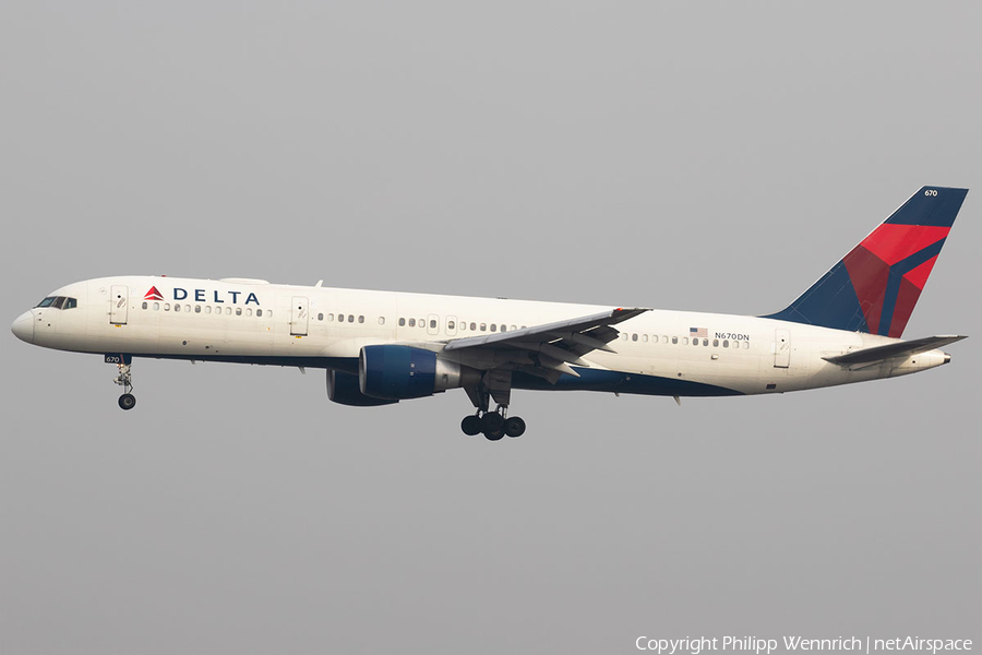 Delta Air Lines Boeing 757-232 (N670DN) | Photo 309669
