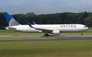 United Airlines Boeing 767-322(ER) (N670UA) at  Hamburg - Fuhlsbuettel (Helmut Schmidt), Germany