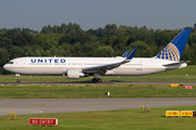 United Airlines Boeing 767-322(ER) (N670UA) at  Hamburg - Fuhlsbuettel (Helmut Schmidt), Germany