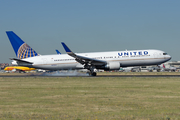 United Airlines Boeing 767-322(ER) (N670UA) at  Madrid - Barajas, Spain