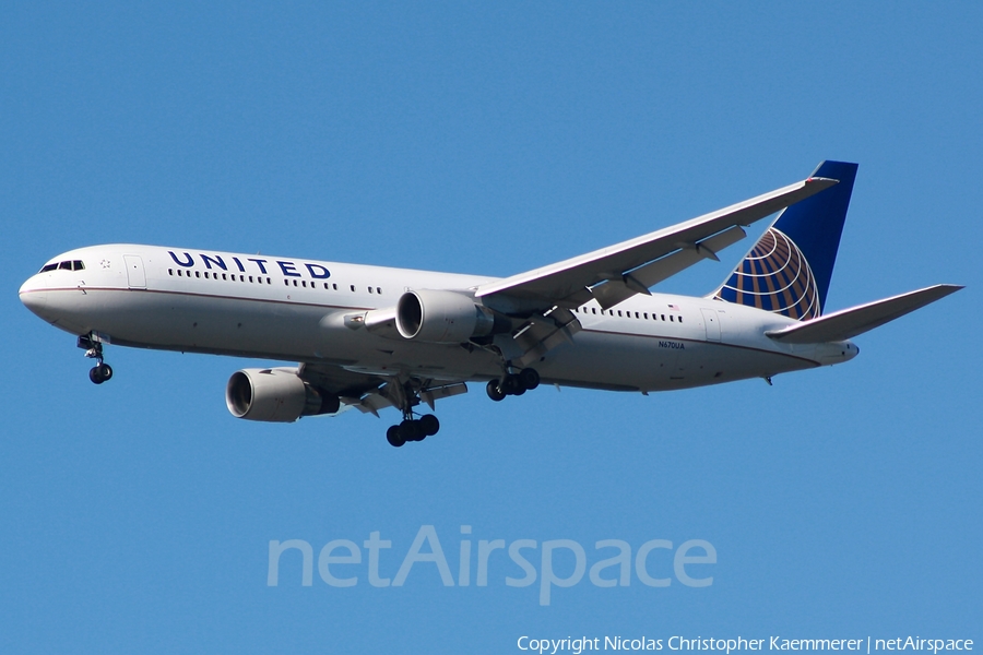 United Airlines Boeing 767-322(ER) (N670UA) | Photo 161215