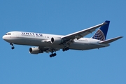 United Airlines Boeing 767-322(ER) (N670UA) at  San Francisco - International, United States