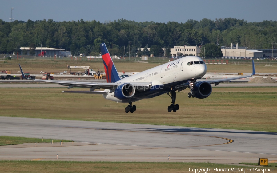 Delta Air Lines Boeing 757-232 (N6710E) | Photo 355299