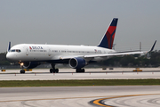 Delta Air Lines Boeing 757-232 (N6710E) at  Ft. Lauderdale - International, United States