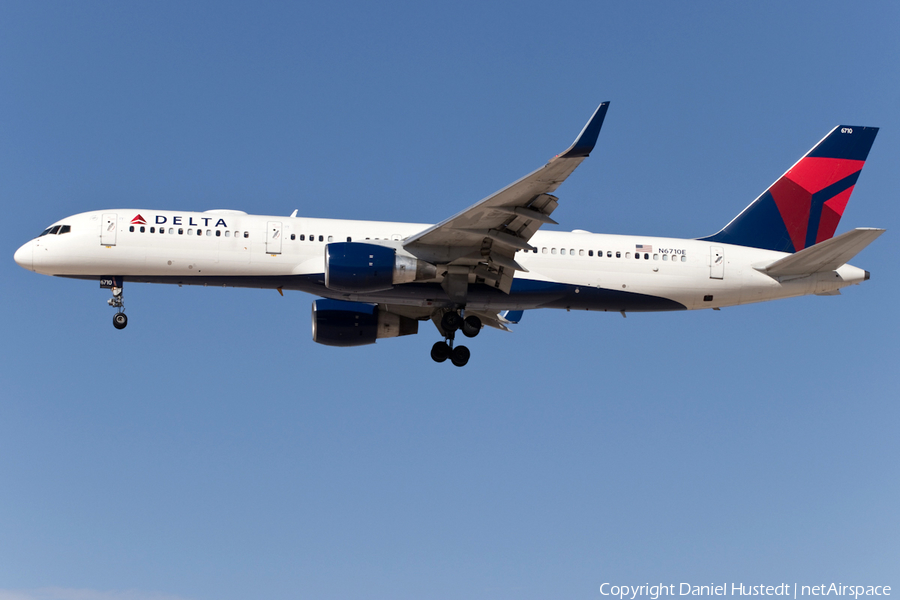 Delta Air Lines Boeing 757-232 (N6710E) | Photo 480305