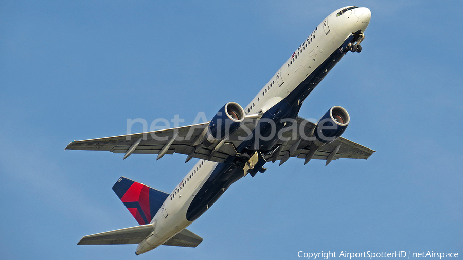 Delta Air Lines Boeing 757-232 (N6712B) | Photo 119784