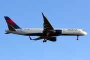 Delta Air Lines Boeing 757-232 (N6712B) at  Atlanta - Hartsfield-Jackson International, United States
