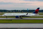 Delta Air Lines Boeing 757-232 (N6712B) at  Atlanta - Hartsfield-Jackson International, United States