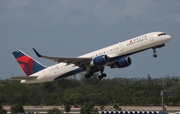 Delta Air Lines Boeing 757-232 (N6712B) at  Ft. Lauderdale - International, United States