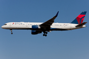 Delta Air Lines Boeing 757-232 (N6712B) at  Los Angeles - International, United States