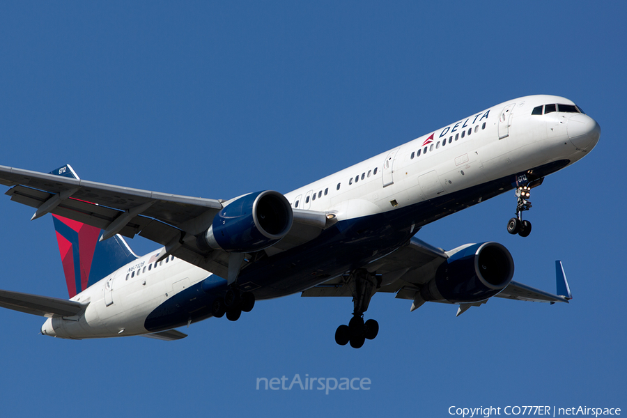 Delta Air Lines Boeing 757-232 (N6712B) | Photo 123448