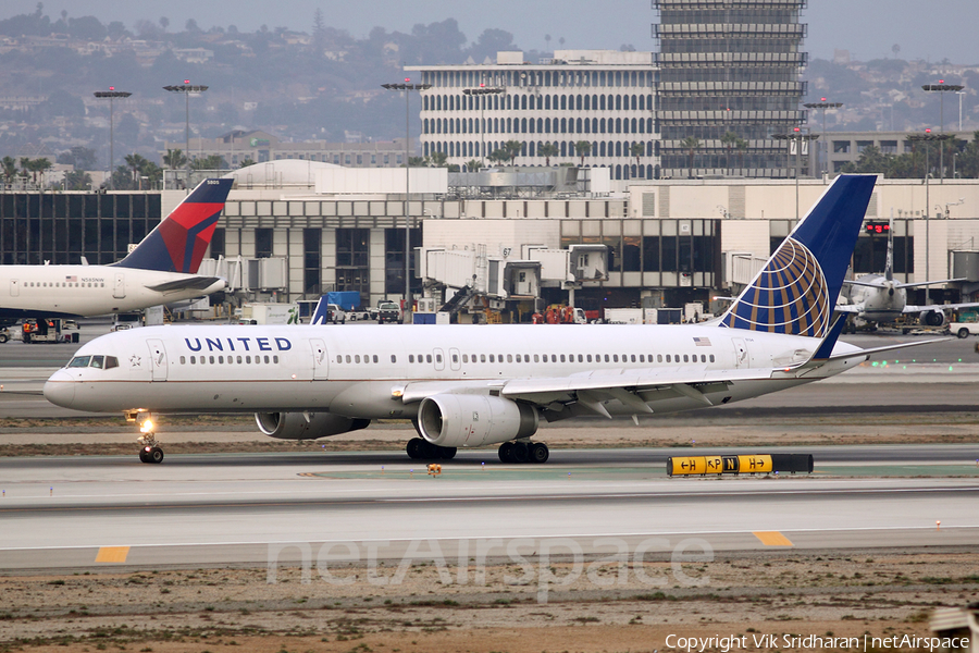 United Airlines Boeing 757-224 (N67134) | Photo 42087