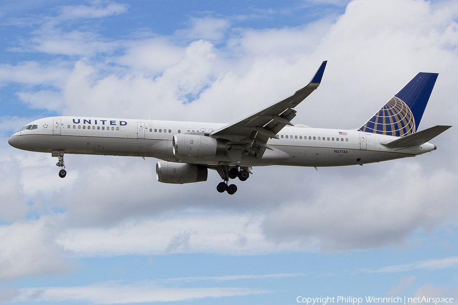 United Airlines Boeing 757-224 (N67134) | Photo 115491