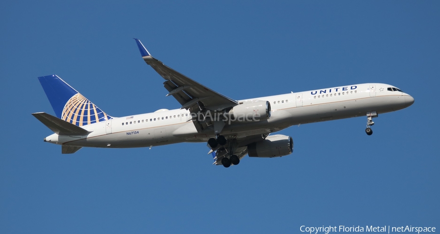 United Airlines Boeing 757-224 (N67134) | Photo 405505