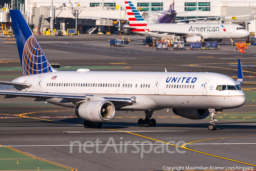United Airlines Boeing 757-224 (N67134) | Photo 503182