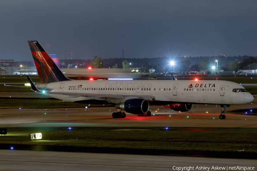 Delta Air Lines Boeing 757-232 (N6713Y) | Photo 194750