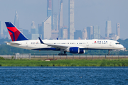 Delta Air Lines Boeing 757-232 (N6714Q) at  New York - John F. Kennedy International, United States