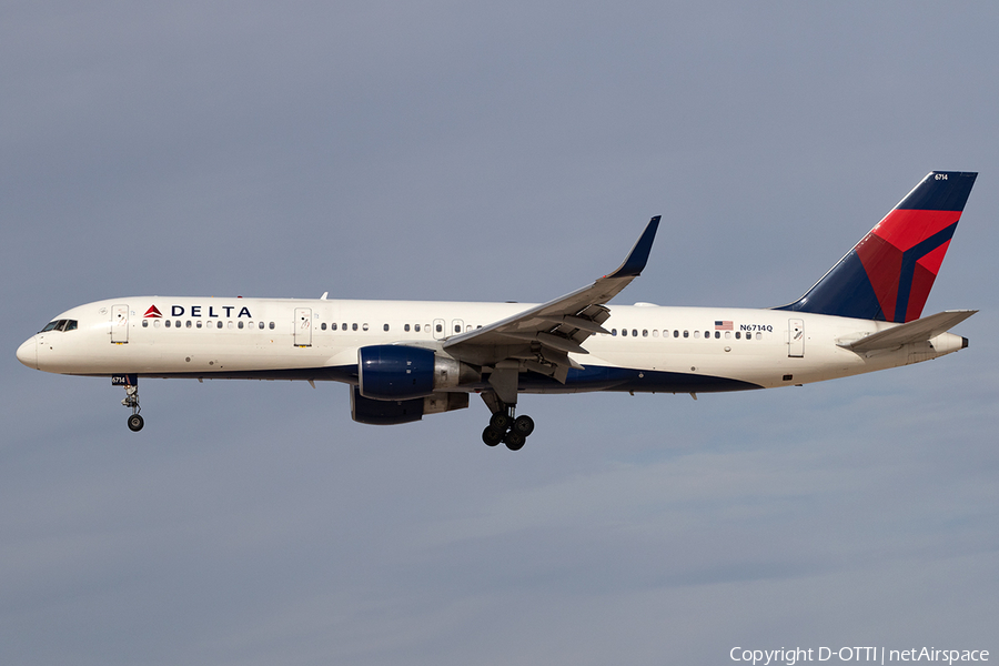 Delta Air Lines Boeing 757-232 (N6714Q) | Photo 137830