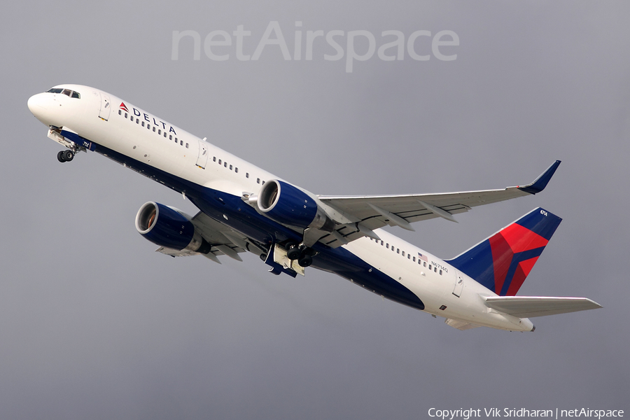 Delta Air Lines Boeing 757-232 (N6714Q) | Photo 48158