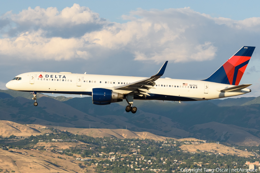 Delta Air Lines Boeing 757-232 (N6715C) | Photo 459744