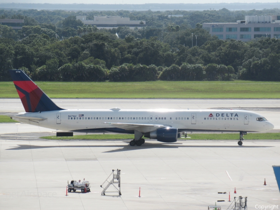 Delta Air Lines Boeing 757-232 (N6716C) | Photo 518129
