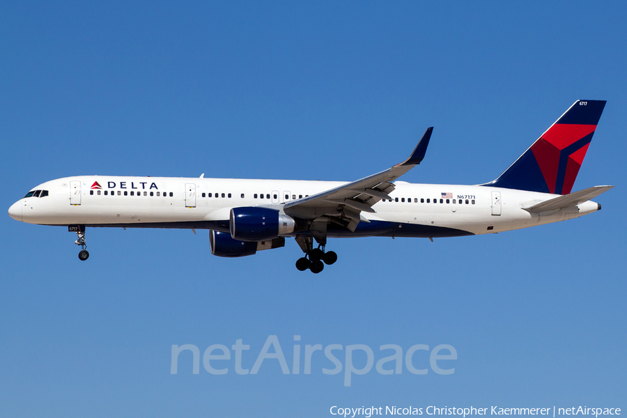 Delta Air Lines Boeing 757-232 (N67171) | Photo 127270