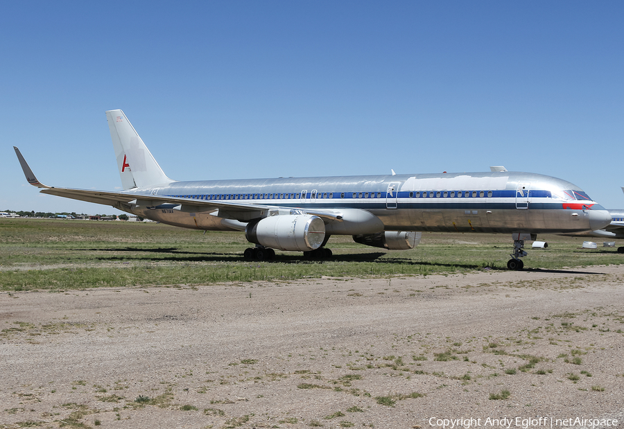 American Airlines Boeing 757-223 (N671AA) | Photo 380486
