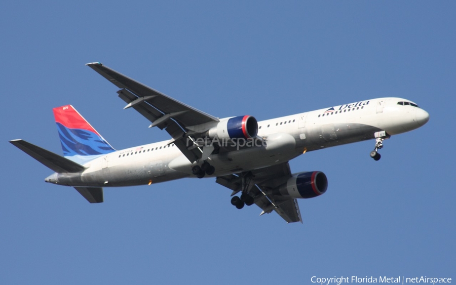 Delta Air Lines Boeing 757-232 (N671DN) | Photo 301305