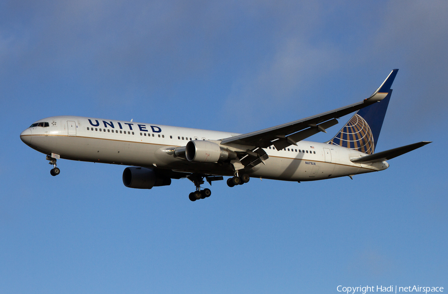 United Airlines Boeing 767-322(ER) (N671UA) | Photo 90467