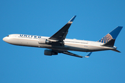 United Airlines Boeing 767-322(ER) (N671UA) at  Washington - Dulles International, United States