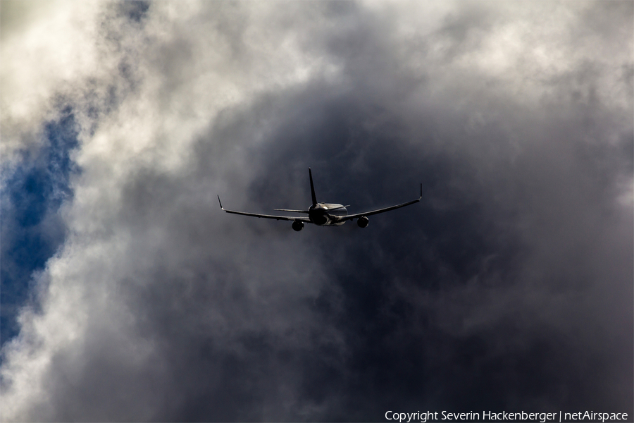 United Airlines Boeing 767-322(ER) (N671UA) | Photo 177672