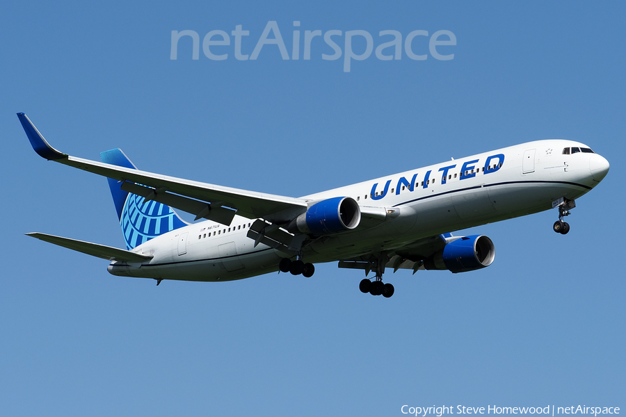 United Airlines Boeing 767-322(ER) (N671UA) | Photo 576126