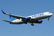 United Airlines Boeing 767-322(ER) (N671UA) at  London - Heathrow, United Kingdom