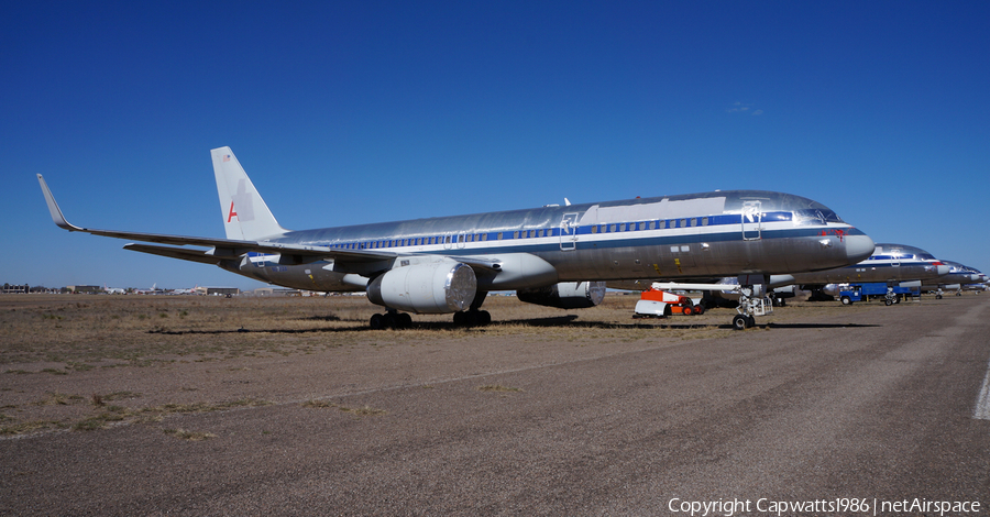 American Airlines Boeing 757-223 (N672AA) | Photo 217062