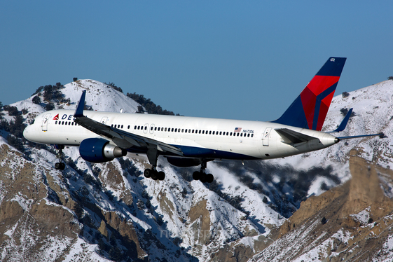 Delta Air Lines Boeing 757-232 (N672DL) at  Eagle - Vail, United States
