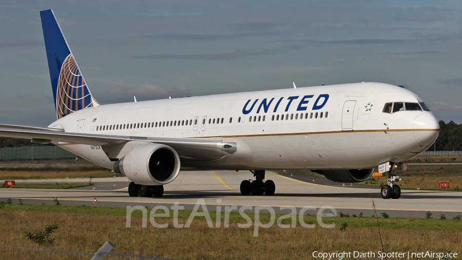 United Airlines Boeing 767-322(ER) (N672UA) | Photo 223478