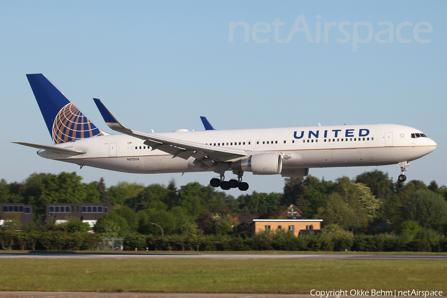 United Airlines Boeing 767-322(ER) (N672UA) | Photo 108773