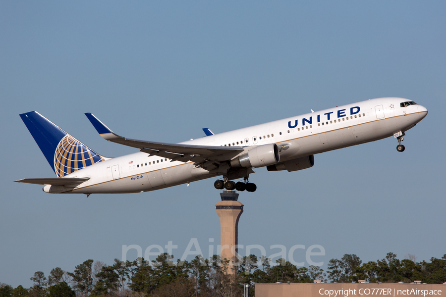 United Airlines Boeing 767-322(ER) (N672UA) | Photo 41488