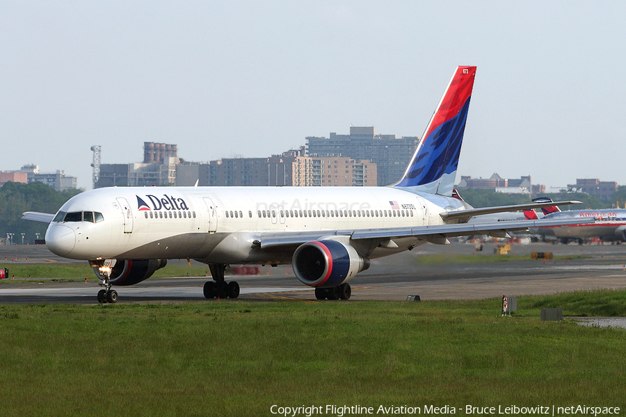 Delta Air Lines Boeing 757-232 (N673DL) | Photo 87239