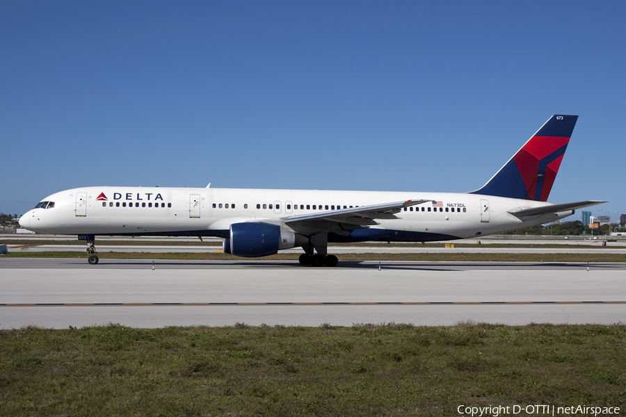 Delta Air Lines Boeing 757-232 (N673DL) | Photo 430156