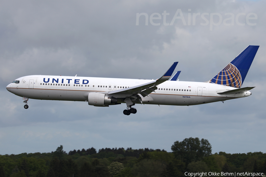 United Airlines Boeing 767-322(ER) (N673UA) | Photo 108774