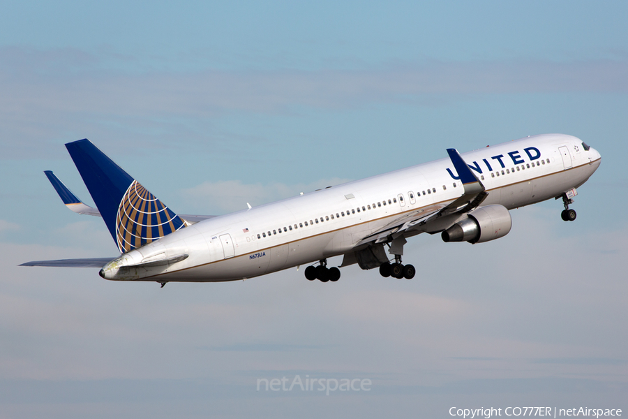 United Airlines Boeing 767-322(ER) (N673UA) | Photo 81142