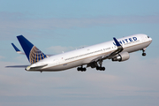 United Airlines Boeing 767-322(ER) (N673UA) at  Houston - George Bush Intercontinental, United States